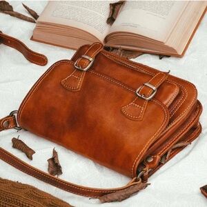 Pampora Leather Bag